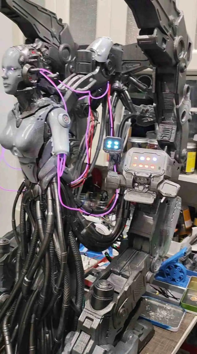 StarCraft Alien Commander Adjutant HUGE Female Figure with LED Lighting & Voice Control, Sci-Fi Statue