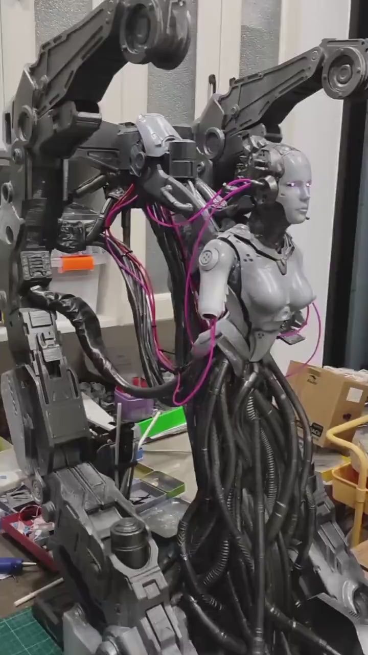 StarCraft Alien Commander Adjutant HUGE Female Figure with LED Lighting & Voice Control, Sci-Fi Statue